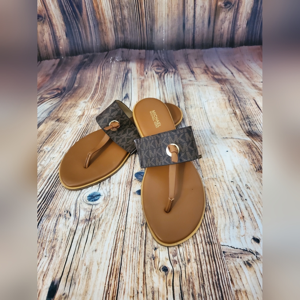Michael Kors Cindy Sandal Mini Logo - Picture 1 of 6